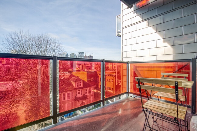 Building Photo - 1530 Belmont Ave