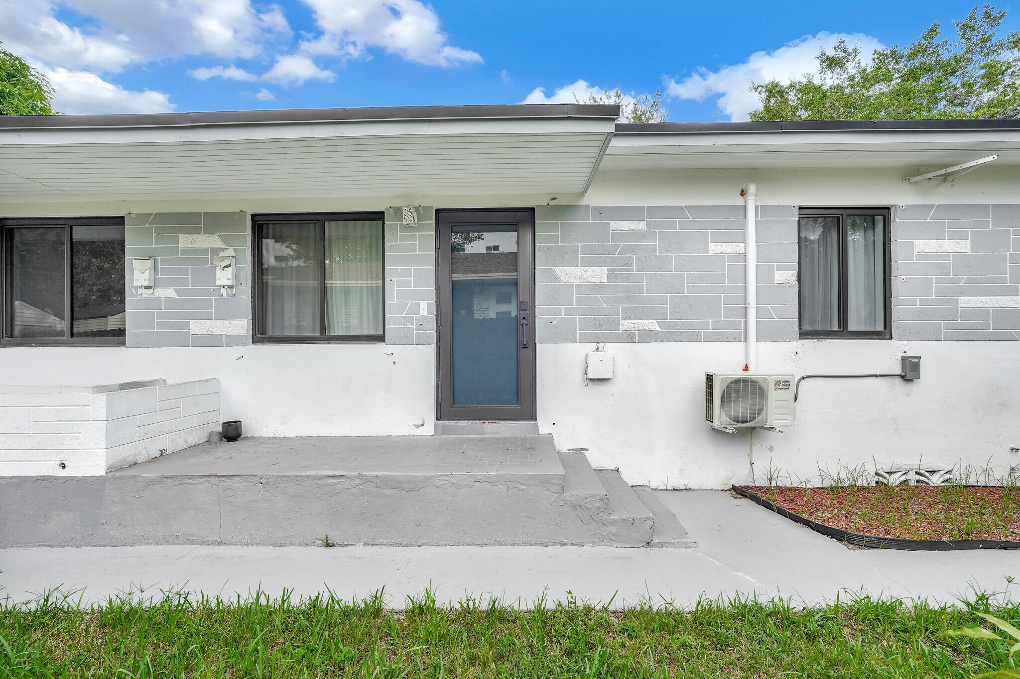 Building Photo - 173 NW 56th St