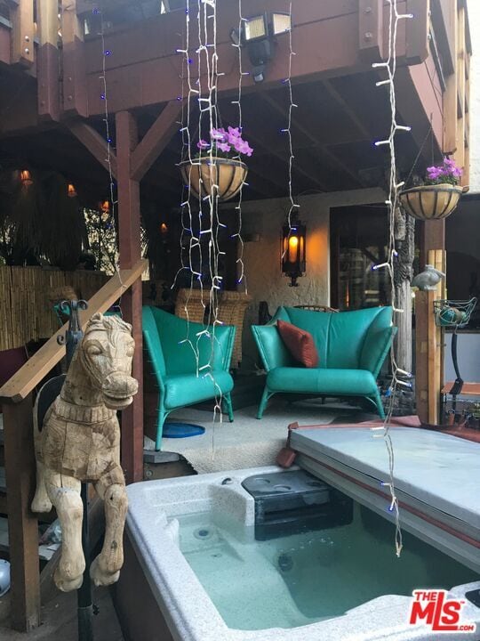 Building Photo - 1362 Masselin Ave