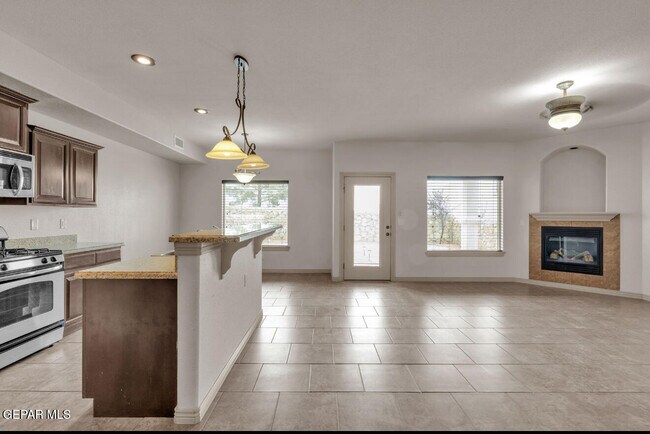 Building Photo - 11714 Dos Palmas Dr