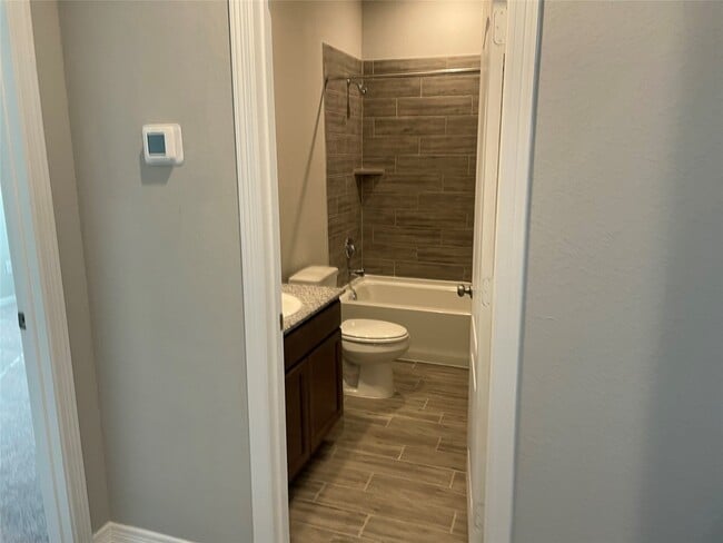 Building Photo - 24814 Sierra Laurel Ln