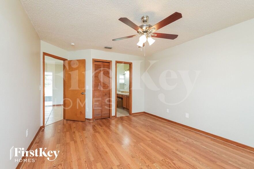 Building Photo - 329 Edgewood Ct