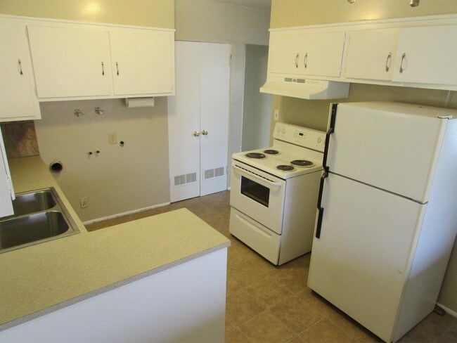 Building Photo - 3806 S Sunnyvale Dr