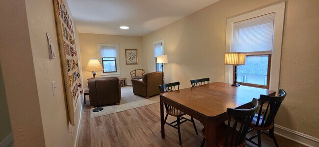 Building Photo - 304 Clancy St