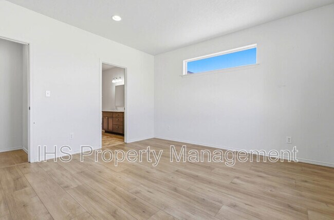 Building Photo - 1918 S Elm Pl