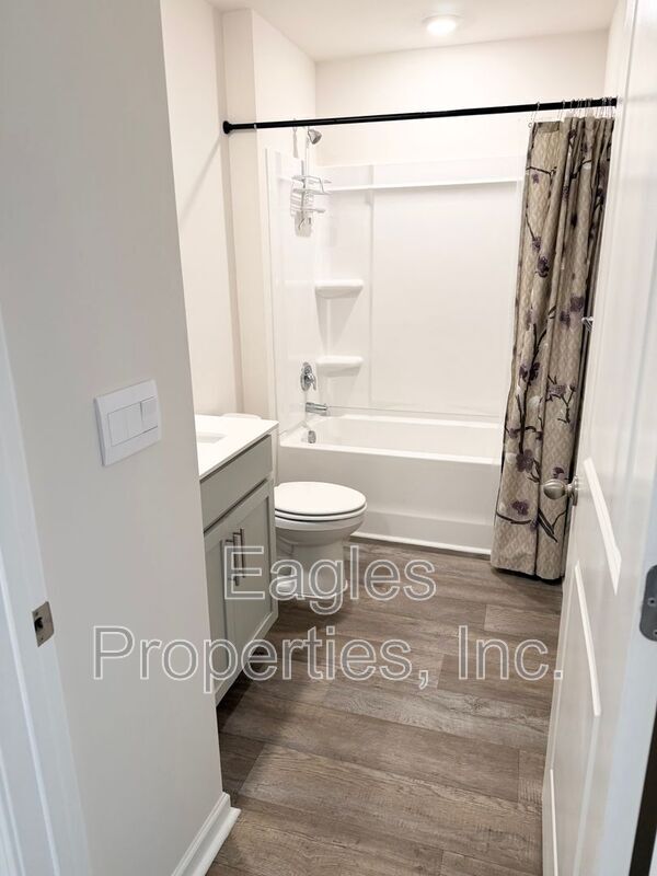 Building Photo - 1423 N Wilshire Ct