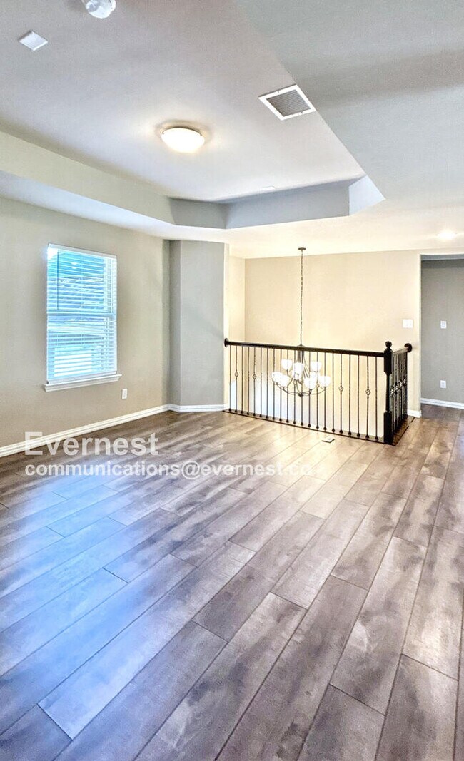 Building Photo - 306 Greenhill St