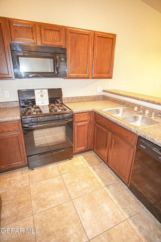 Building Photo - 10692 Canyon Sage Dr