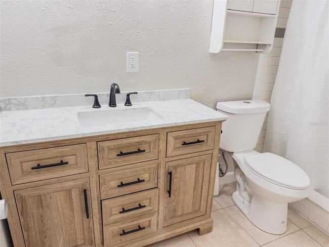 Building Photo - 818 Bayview Dr