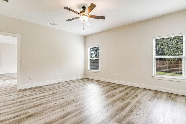 Building Photo - 6809 Water St