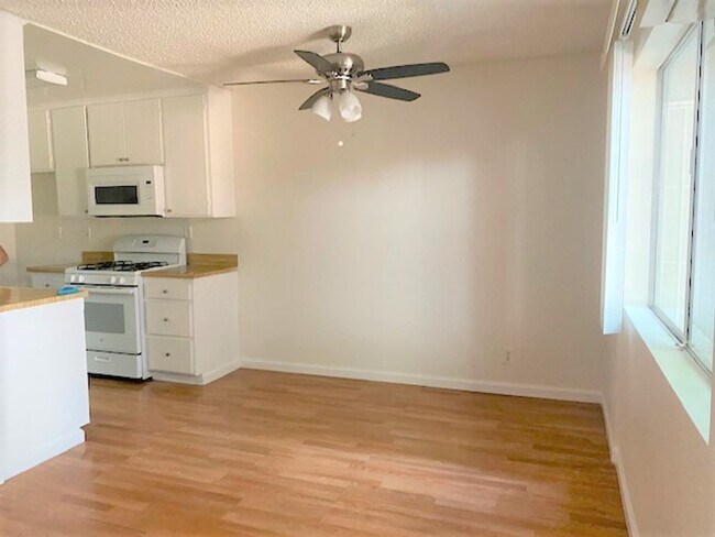 Building Photo - Charming 1-Bedroom Apartment Located in Va...