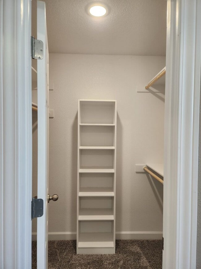 Building Photo - 1213 Pebblecreek Dr