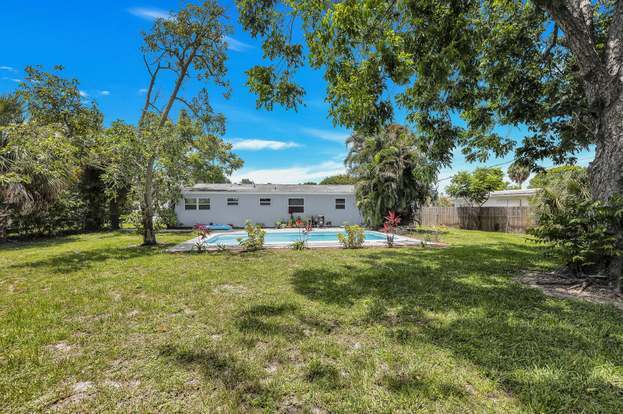 Building Photo - 716 Lund Cir