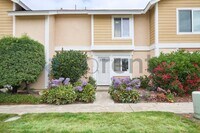 Building Photo - Unit