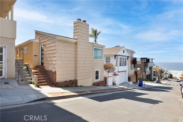 Building Photo - 224 26th St