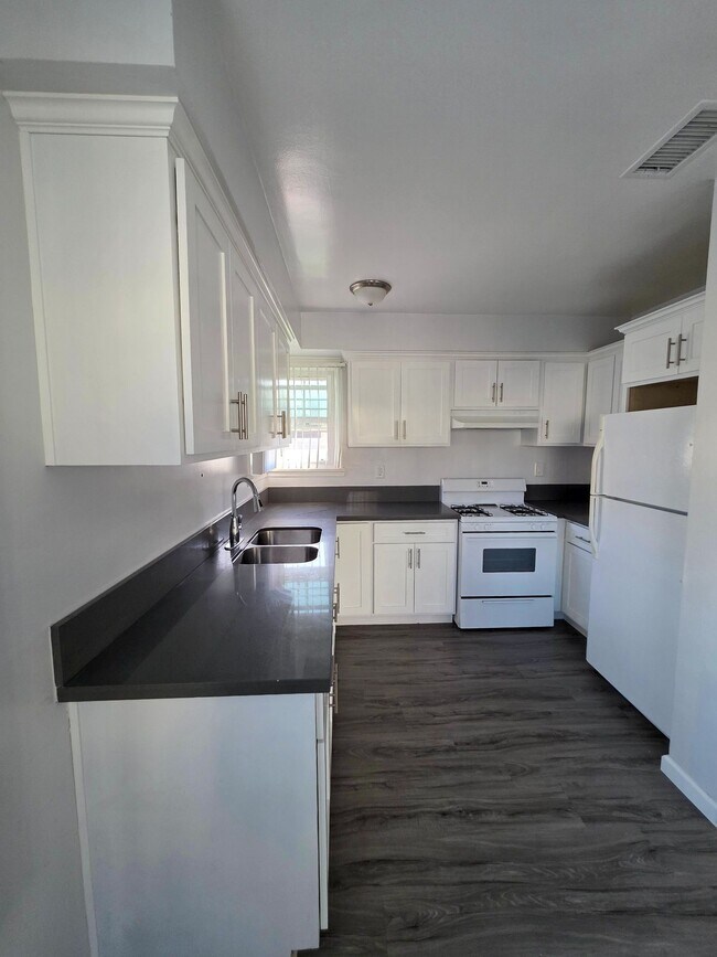 Floorplan - 5525-5535 W 118th St