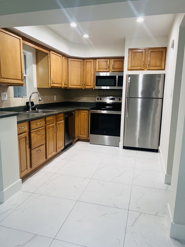 Kitchen - 425 Opa Locka Blvd