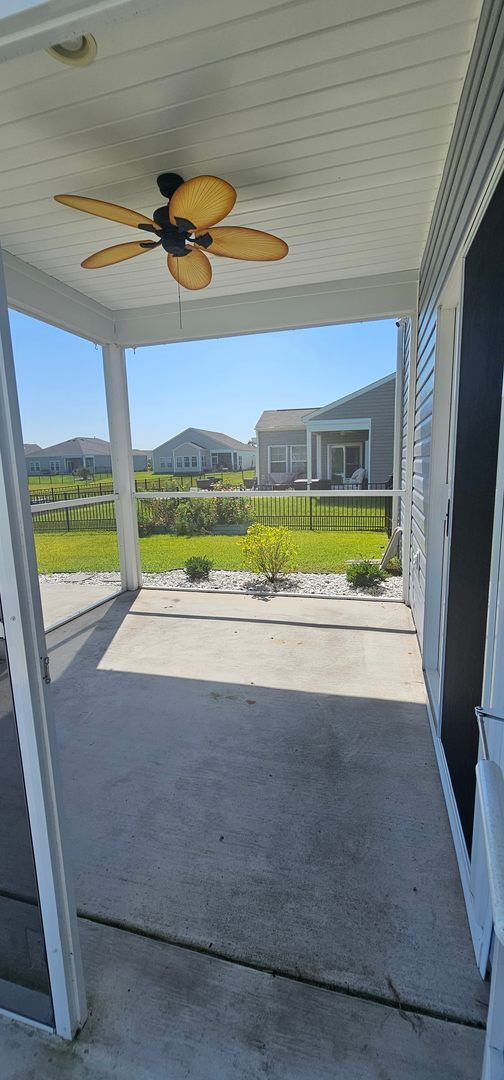 Building Photo - Live where charm meets convenience-Glenmoo...