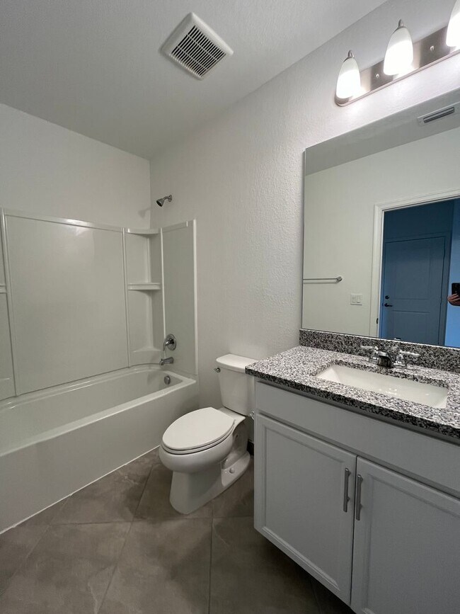 Building Photo - Annual Rental in Port St Lucie