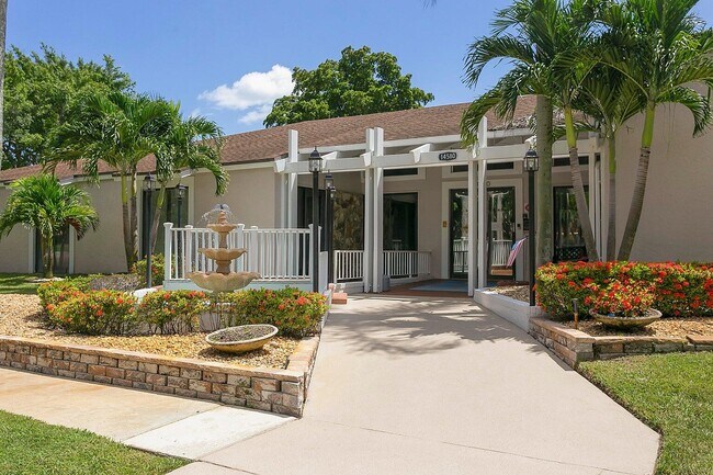 Building Photo - 14527 Bonaire Blvd
