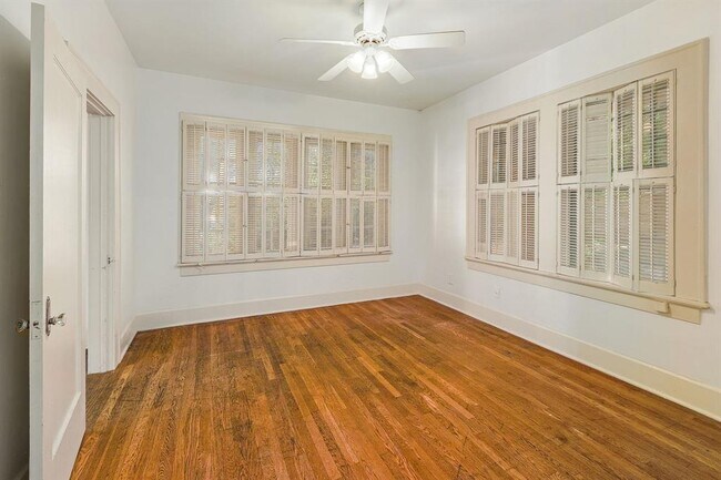 Building Photo - 1804 Kenwood Ave