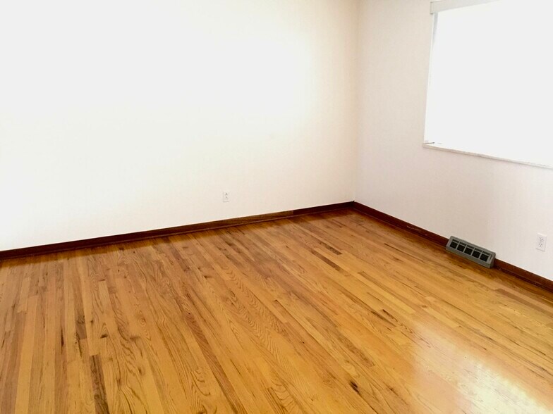 Building Photo - 1213 Francis St