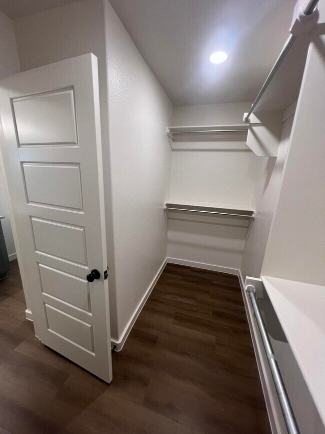 Building Photo - 3111 140th St