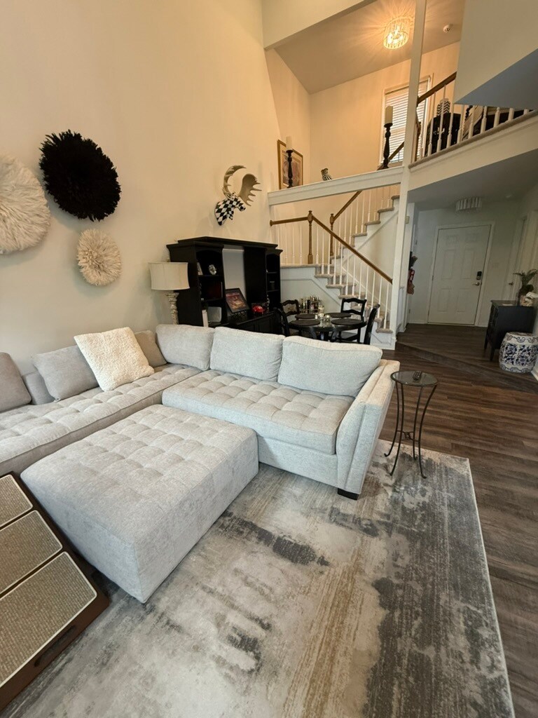 Building Photo - 9307 Kings Falls Dr