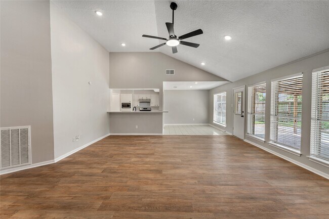 Building Photo - 8219 Winding Meadow Ct