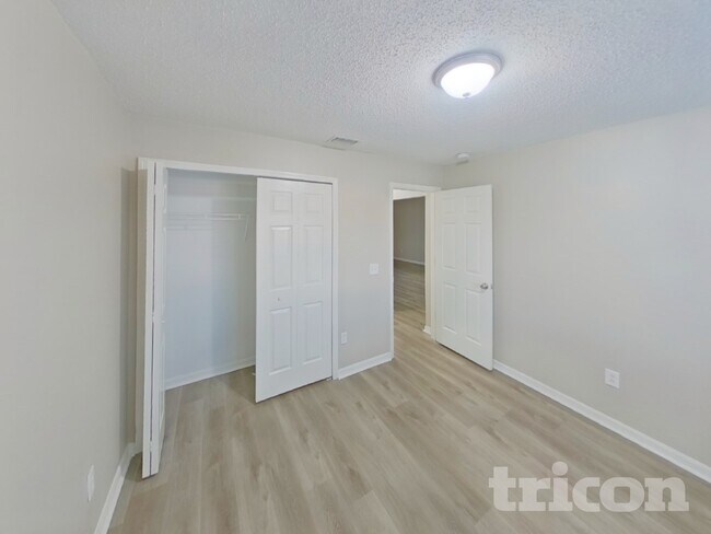 Building Photo - 11813 Brenford Crest Dr