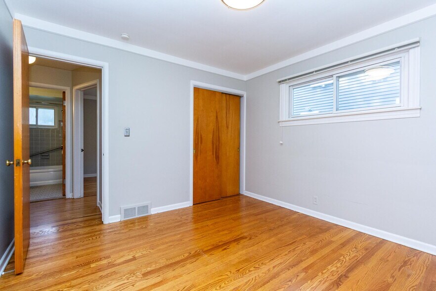 Building Photo - 1016 Lawndale Dr