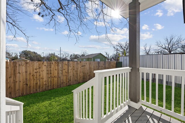 Building Photo - 615 Lettie St