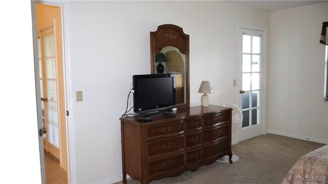 Building Photo - 115 E Hartford St