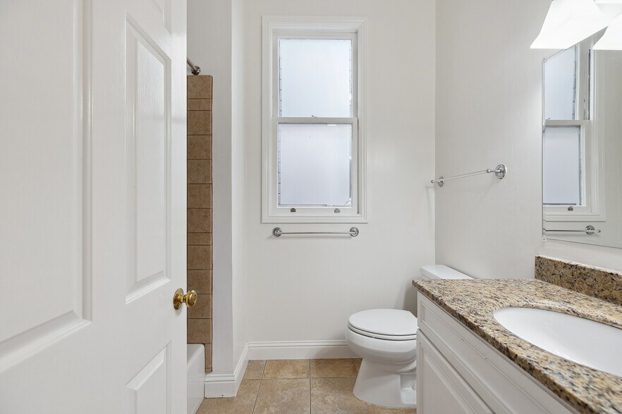 Building Photo - 1406 Post St