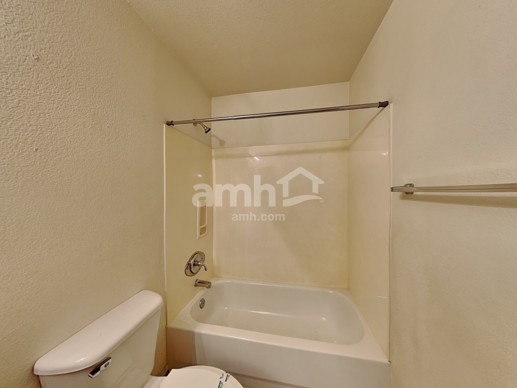 Building Photo - 1130 W Lark Dr