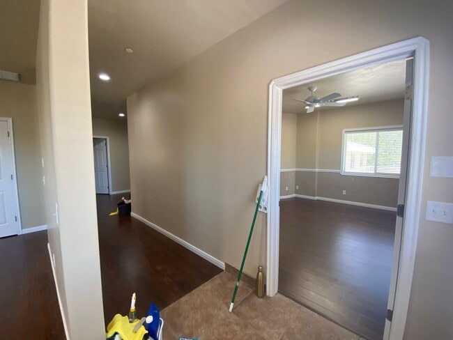 Building Photo - 2 Bed 2 Bath Apartment *UTILITIES INCLUDED*
