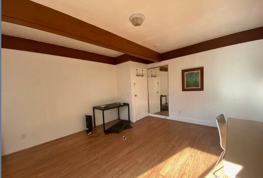Building Photo - 1780 Le Roy Ave