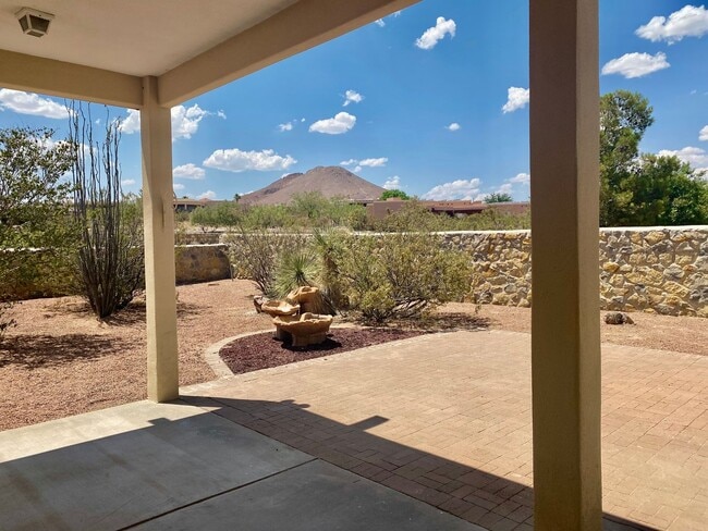 Building Photo - 1665 Vista Del Cerro
