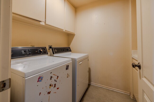 Building Photo - 11671 Boulton Ave