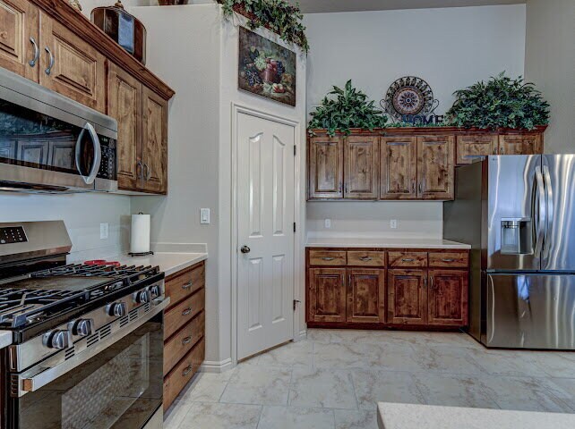 Building Photo - "Charming Fully-Furnished 1-Bed Oasis with Fireplace & Granite Touches in St. George!"