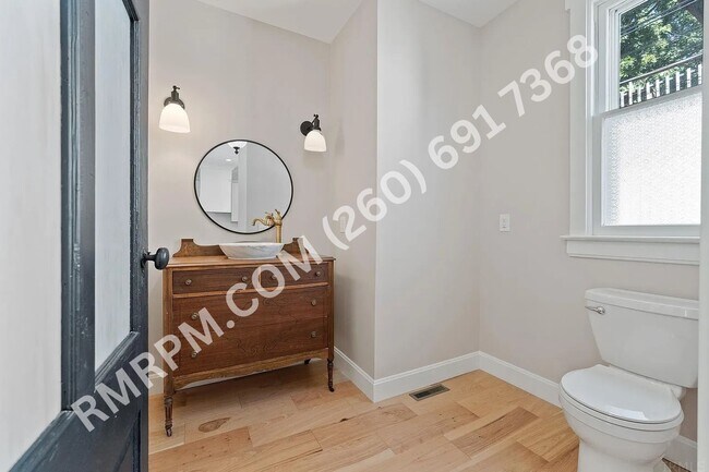 Building Photo - 1118 Rockhill St