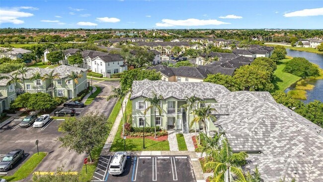 Building Photo - 2935 SE 1st Dr