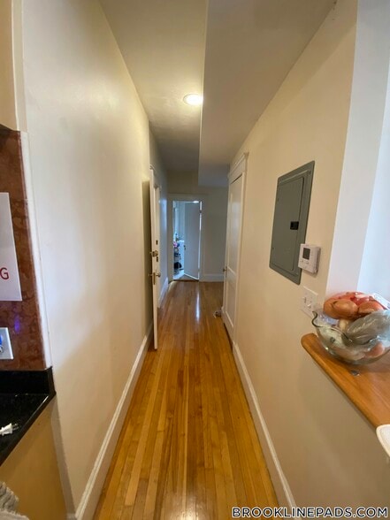 Building Photo - 69 Babcock St