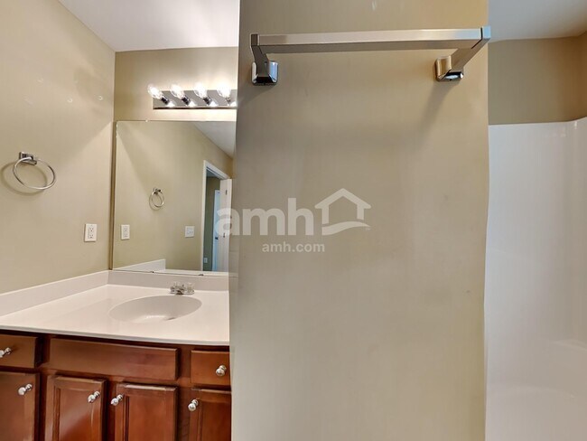 Building Photo - 5655 Livingston Ct