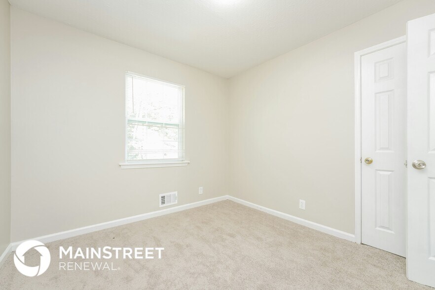 Building Photo - 2535 Kelly Lake Dr