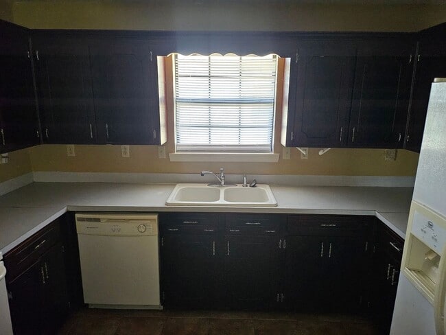 Building Photo - 168 Janice Ln