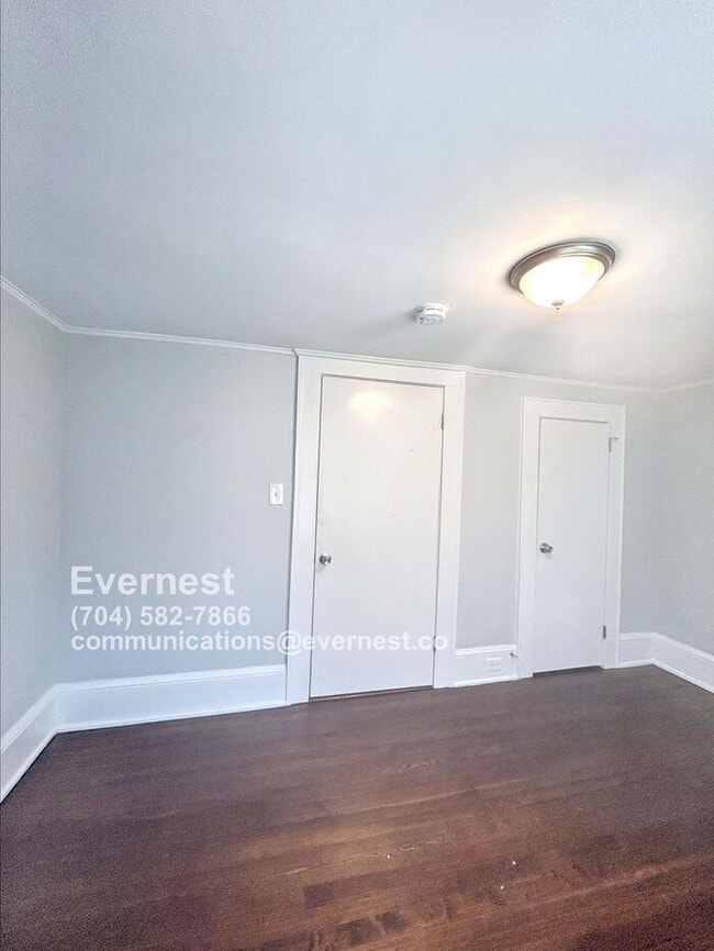 Building Photo - 203 S Elm St