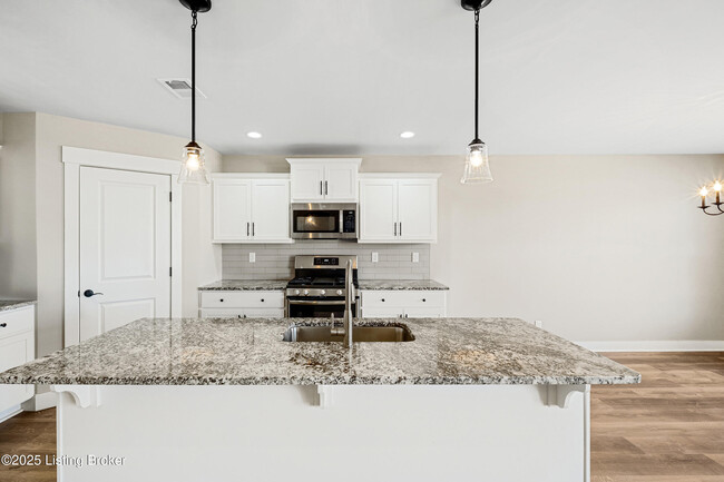 Building Photo - 9203 Harvester Pl