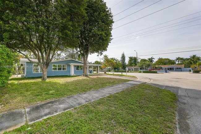 Building Photo - 832 NW 28th St