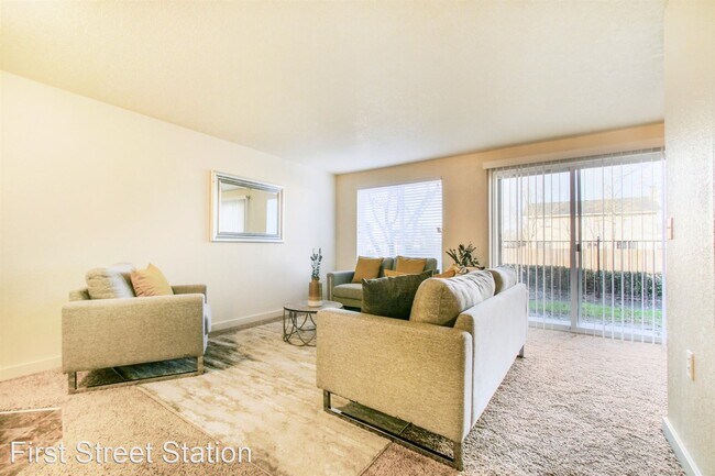 Building Photo - 16119 SE 1st St